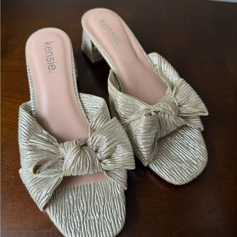 Kensie Metallic Gold Knot-Front Block Heel sandal Mules